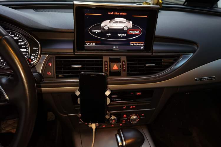 Used Audi A7 2013 35 FSI quattro Ambition Edition Audio And AC Panel