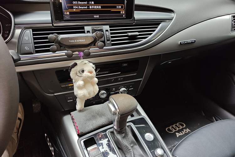 Used Audi A7 2013 30 FSI Standard Edition Audio And AC Panel