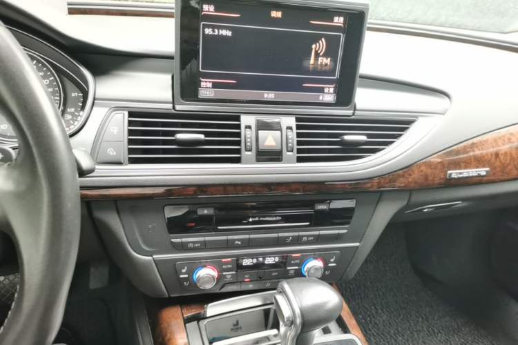 Used Audi A7 2013 50 TFSI quattro Luxury Model Audio And AC Panel