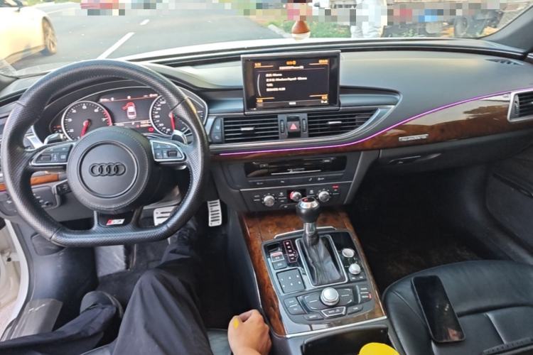 Used Audi A7 2013 50 TFSI quattro Comfort trim Center Console