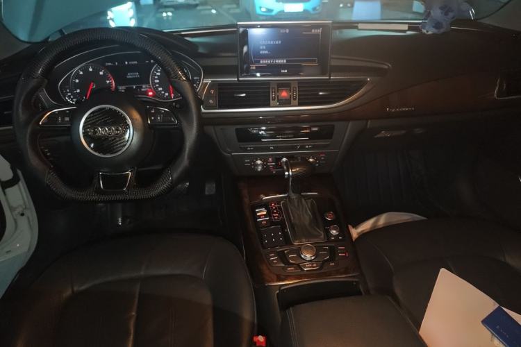 Used Audi A7 2013 50 TFSI quattro Comfort trim Center Console