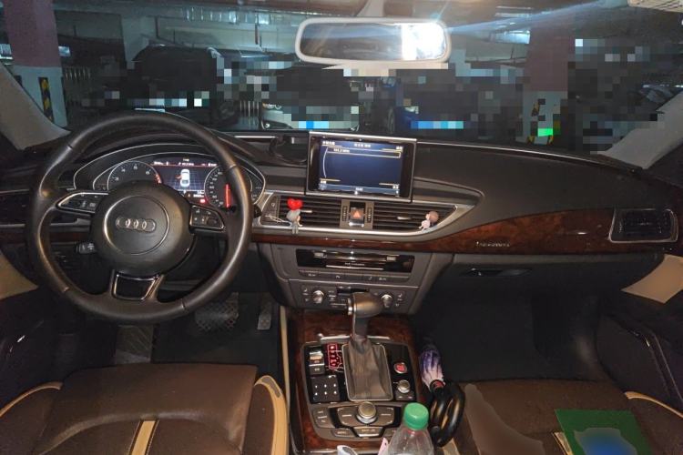 Used Audi A7 2013 50 TFSI quattro Luxury Model Center Console