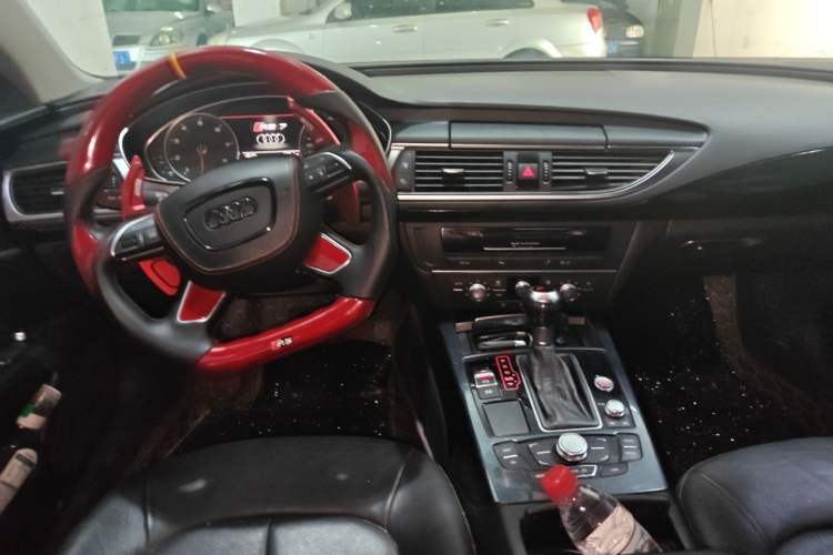 Used Audi A7 2013 30 FSI Standard Edition Center Console