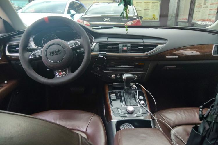 Used Audi A7 2013 50 TFSI quattro Comfort trim Center Console
