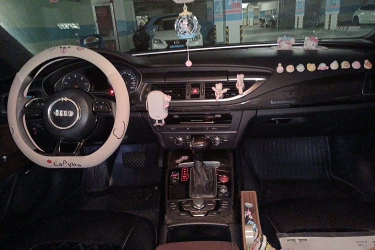Used Audi A7 2013 50 TFSI quattro Comfort trim Center Console
