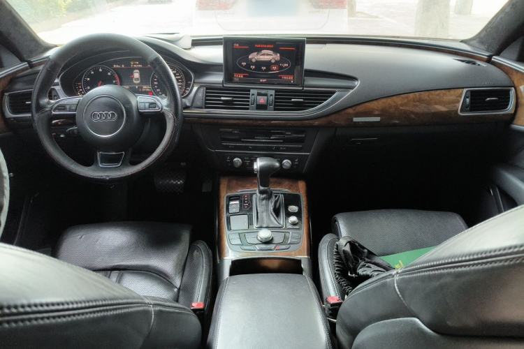 Used Audi A7 2013 50 TFSI quattro Luxury Model Center Console