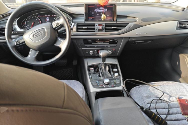 Used Audi A7 2013 35 FSI quattro Ambition Edition Center Console
