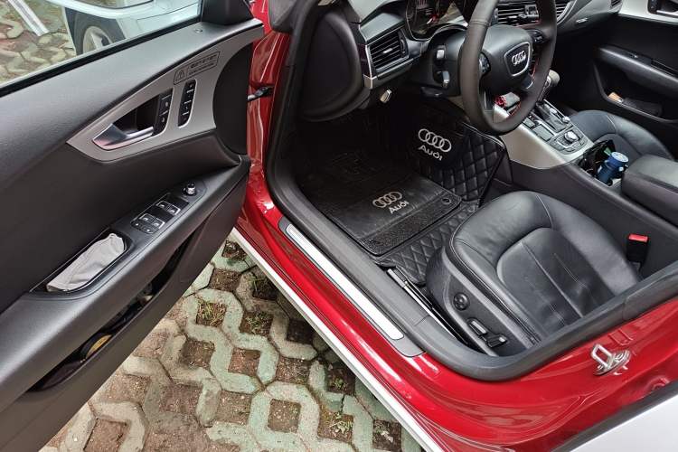 Used Audi A7 2013 30 FSI Standard Edition Driver Seat