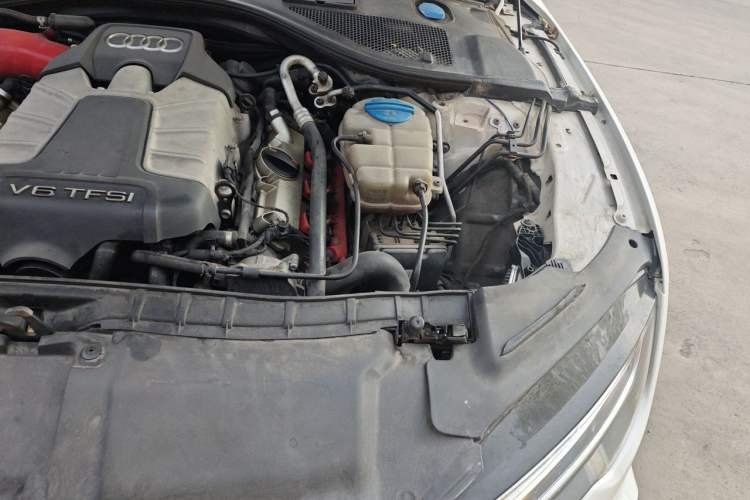 Used Audi A7 2013 50 TFSI quattro Comfort trim Engine Bay Left