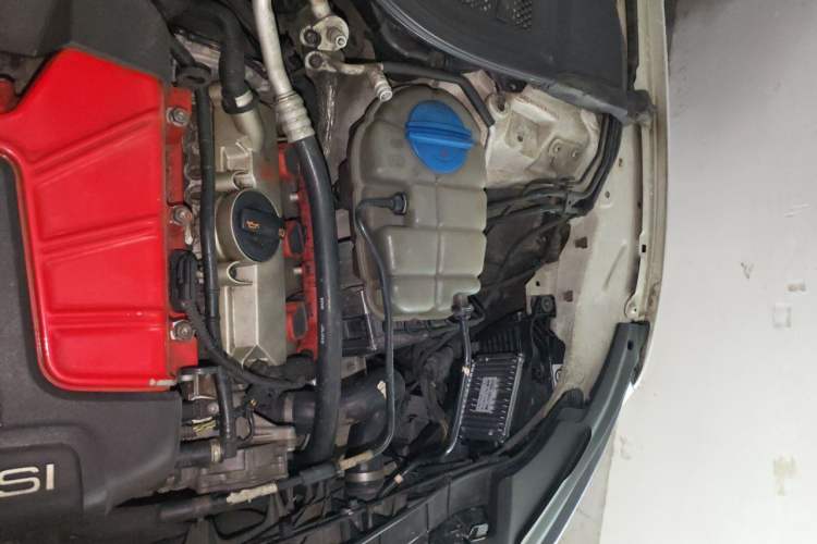 Used Audi A7 2013 50 TFSI quattro Comfort trim Engine Bay Left