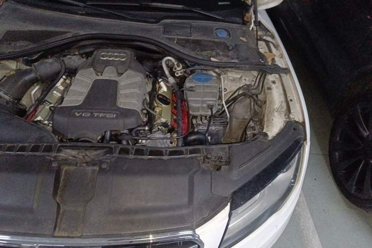 Used Audi A7 2013 50 TFSI quattro Comfort trim Engine Bay Left