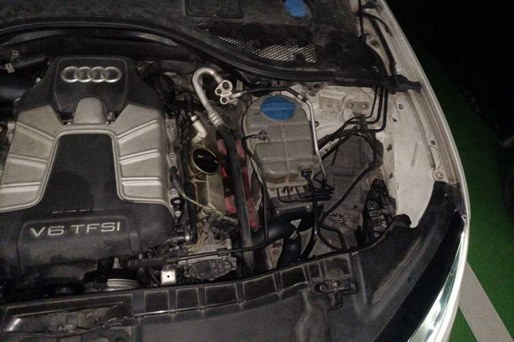 Used Audi A7 2013 50 TFSI quattro Comfort trim Engine Bay Left