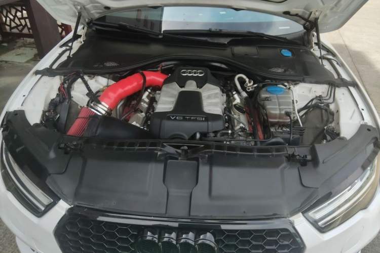 Used Audi A7 2013 50 TFSI quattro Comfort trim Engine Bay