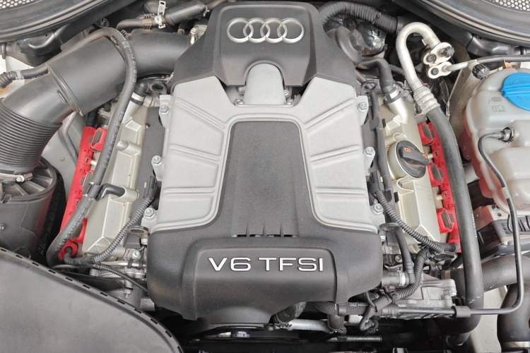 Used Audi A7 2013 50 TFSI quattro Comfort trim Engine Bay