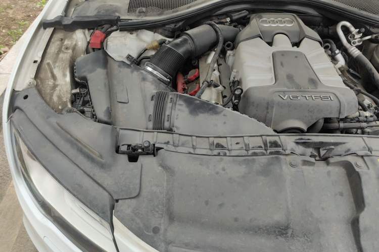 Used Audi A7 2013 50 TFSI quattro Luxury Model Engine Bay Right