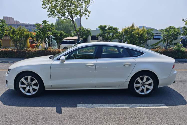 Used Audi A7 2013 30 FSI Standard Edition Exterior 2