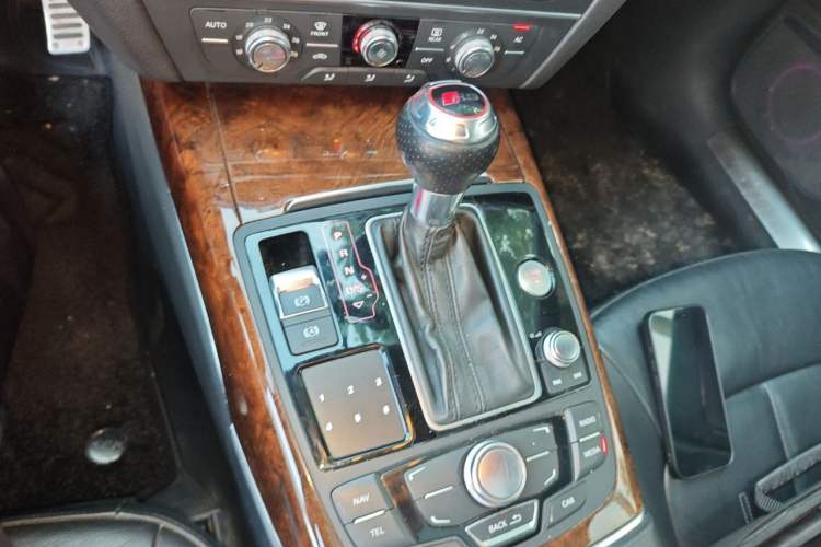Used Audi A7 2013 50 TFSI quattro Comfort trim Gear Lever