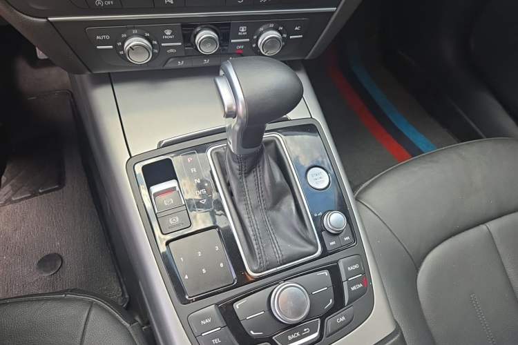 Used Audi A7 2013 30 FSI Standard Edition Gear Lever