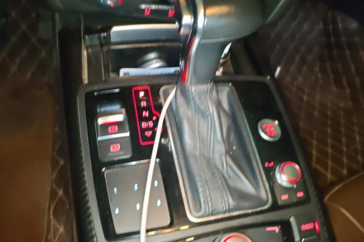 Used Audi A7 2013 35 FSI quattro Ambition Edition Gear Lever