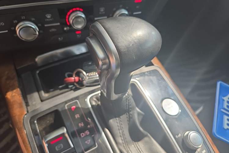 Used Audi A7 2013 50 TFSI quattro Comfort trim Gear Lever