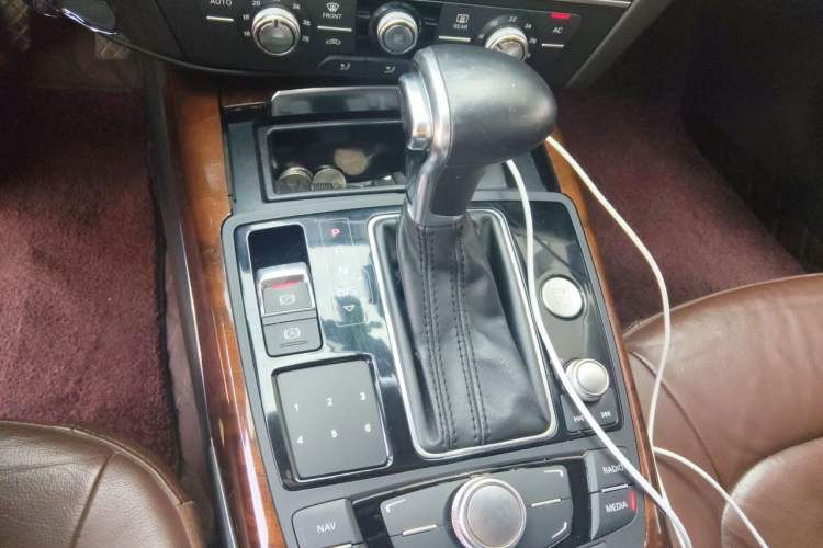 Used Audi A7 2013 50 TFSI quattro Comfort trim Gear Lever