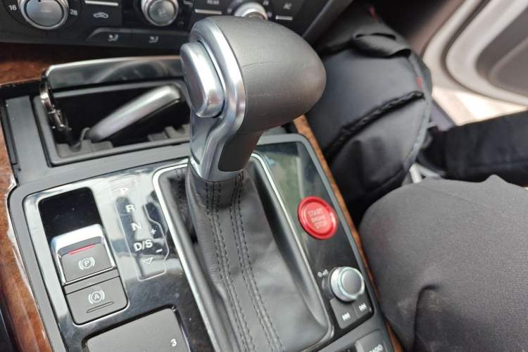 Used Audi A7 2013 50 TFSI quattro Comfort trim Gear Lever