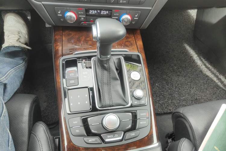 Used Audi A7 2013 50 TFSI quattro Luxury Model Gear Lever