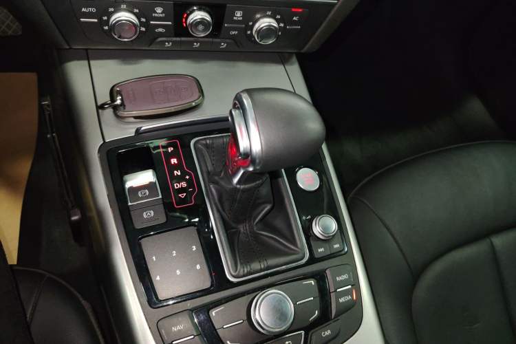 Used Audi A7 2013 35 FSI quattro Ambition Edition Gear Lever