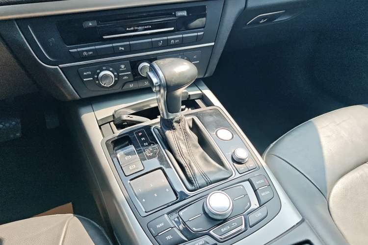 Used Audi A7 2013 30 FSI Standard Edition Gear Lever