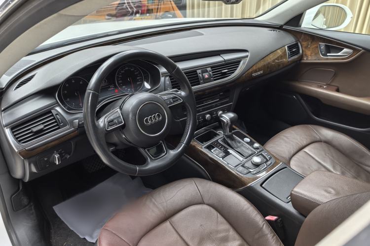 Used Audi A7 2013 50 TFSI quattro Comfort trim Interior 3
