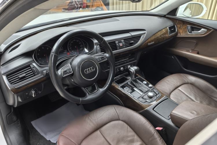 Used Audi A7 2013 50 TFSI quattro Comfort trim Interior 5