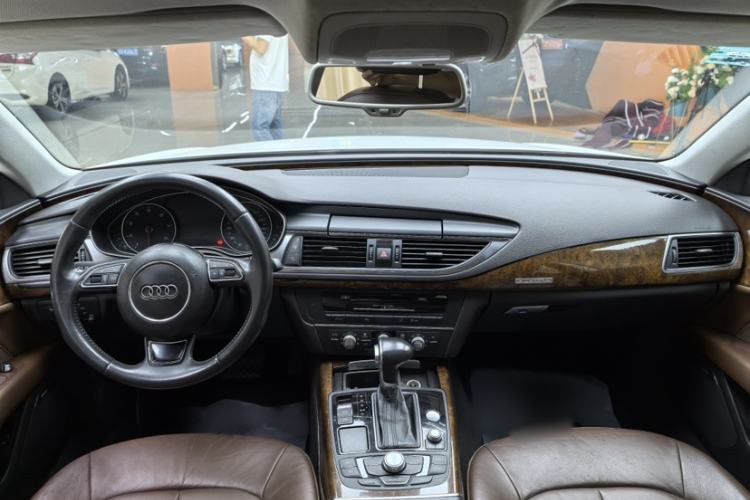 Used Audi A7 2013 50 TFSI quattro Comfort trim Interior 7