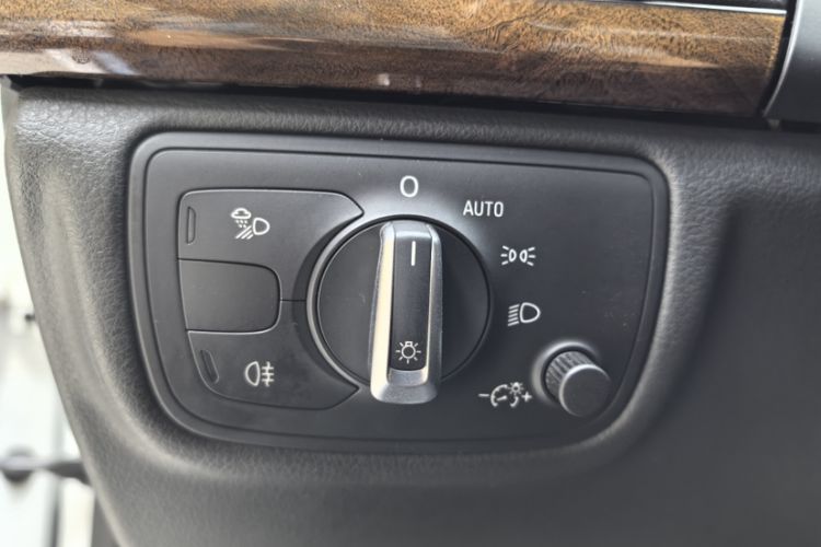 Used Audi A7 2013 50 TFSI quattro Comfort trim Interior 9