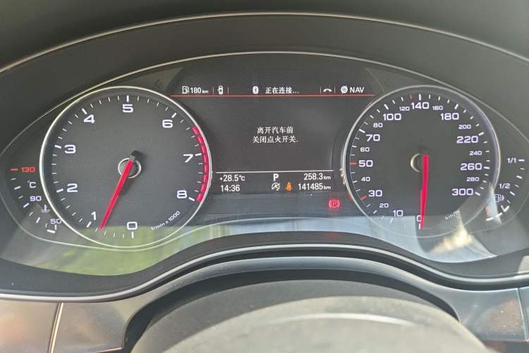 Used Audi A7 2013 50 TFSI quattro Comfort trim Odometer Close Up