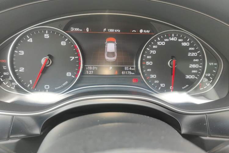 Used Audi A7 2013 50 TFSI quattro Luxury Model Odometer Close Up