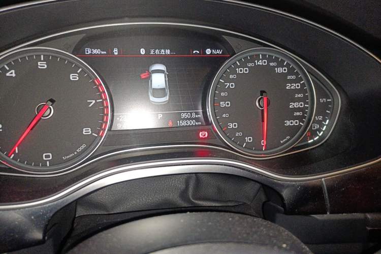 Used Audi A7 2013 50 TFSI quattro Comfort trim Odometer Close Up