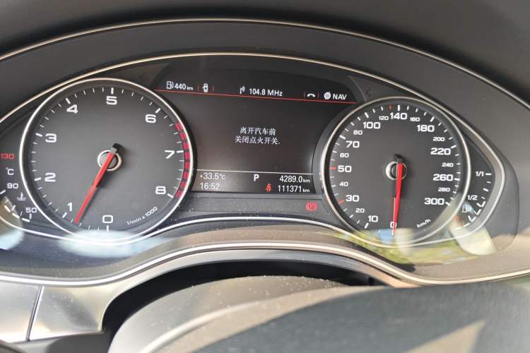 Used Audi A7 2013 35 FSI quattro Ambition Edition Odometer Close Up