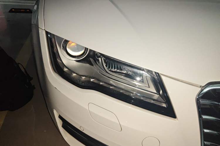 Used Audi A7 2013 50 TFSI quattro Luxury Model Right Front Headlight