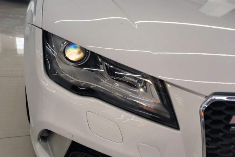 Used Audi A7 2013 30 FSI Standard Edition Right Front Headlight