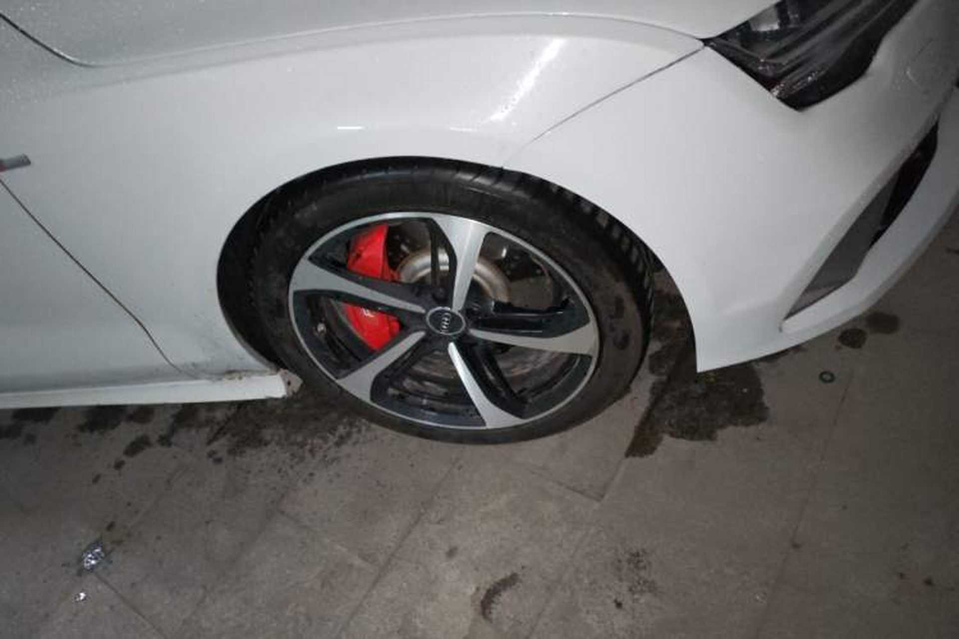 Used Audi A7 2013 50 TFSI quattro Comfort trim Right Front Wheel Hub