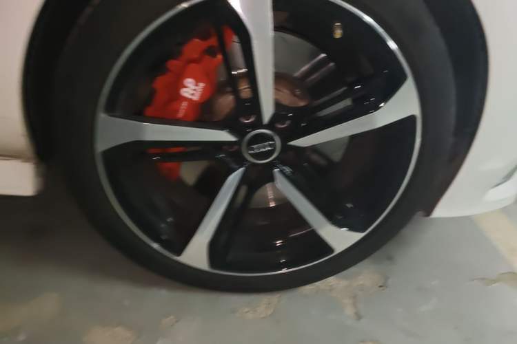 Used Audi A7 2013 35 FSI quattro Ambition Edition Right Front Wheel Hub