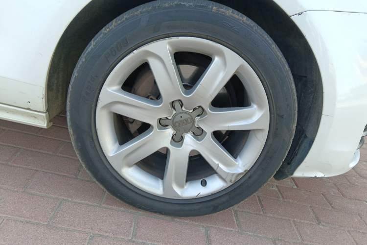 Used Audi A7 2013 35 FSI quattro Ambition Edition Right Front Wheel Hub