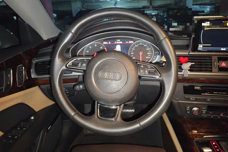 Used Audi A7 2013 50 TFSI quattro Luxury Model Steering Wheel