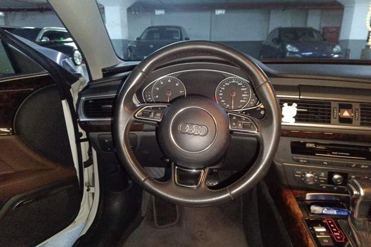 Used Audi A7 2013 50 TFSI quattro Comfort trim Steering Wheel