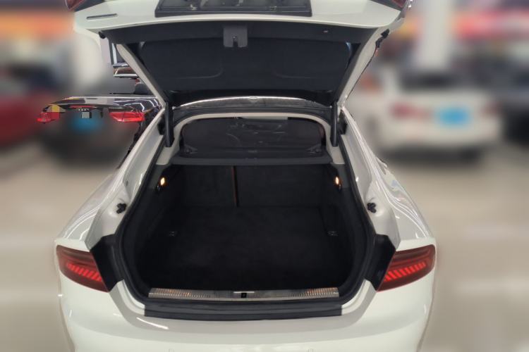 Used Audi A7 2013 30 FSI Standard Edition Trunk