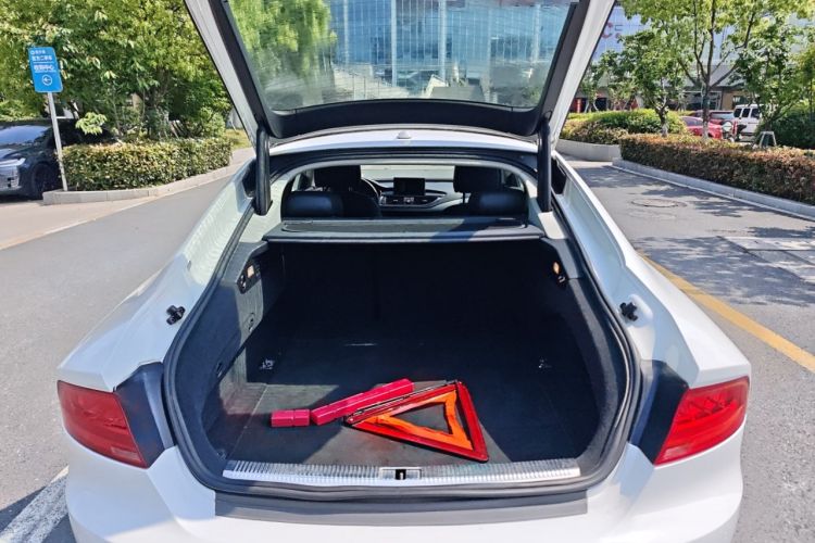 Used Audi A7 2013 30 FSI Standard Edition Trunk