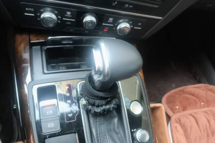 Used Audi A7 2013 50 TFSI quattro Comfort trim Gear Lever