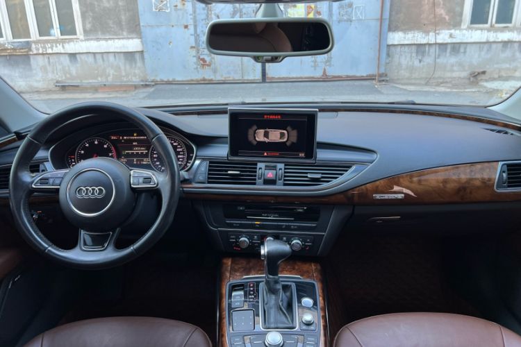 Used Audi A7 2013 50 TFSI quattro Comfort trim Interior 2