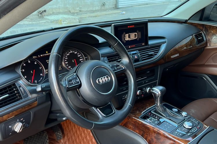 Used Audi A7 2013 50 TFSI quattro Comfort trim Interior 3