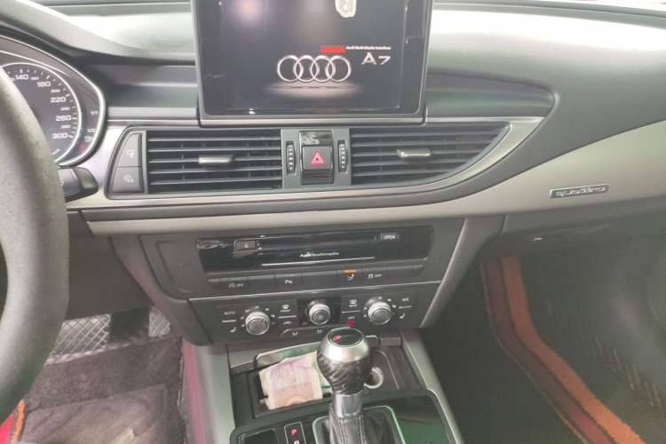 Used Audi A7 2014 35 FSI quattro Technology Edition Audio And AC Panel